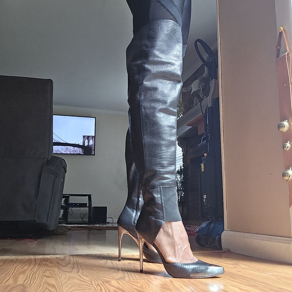 BCBG Maxazria Thigh high boots size 8.5 - Picture 8 of 9